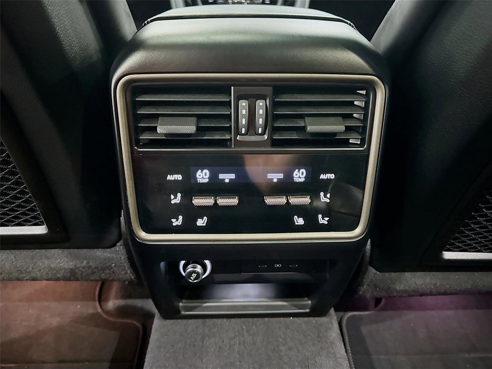 Used 2025 Porsche Cayenne Turbo image 19