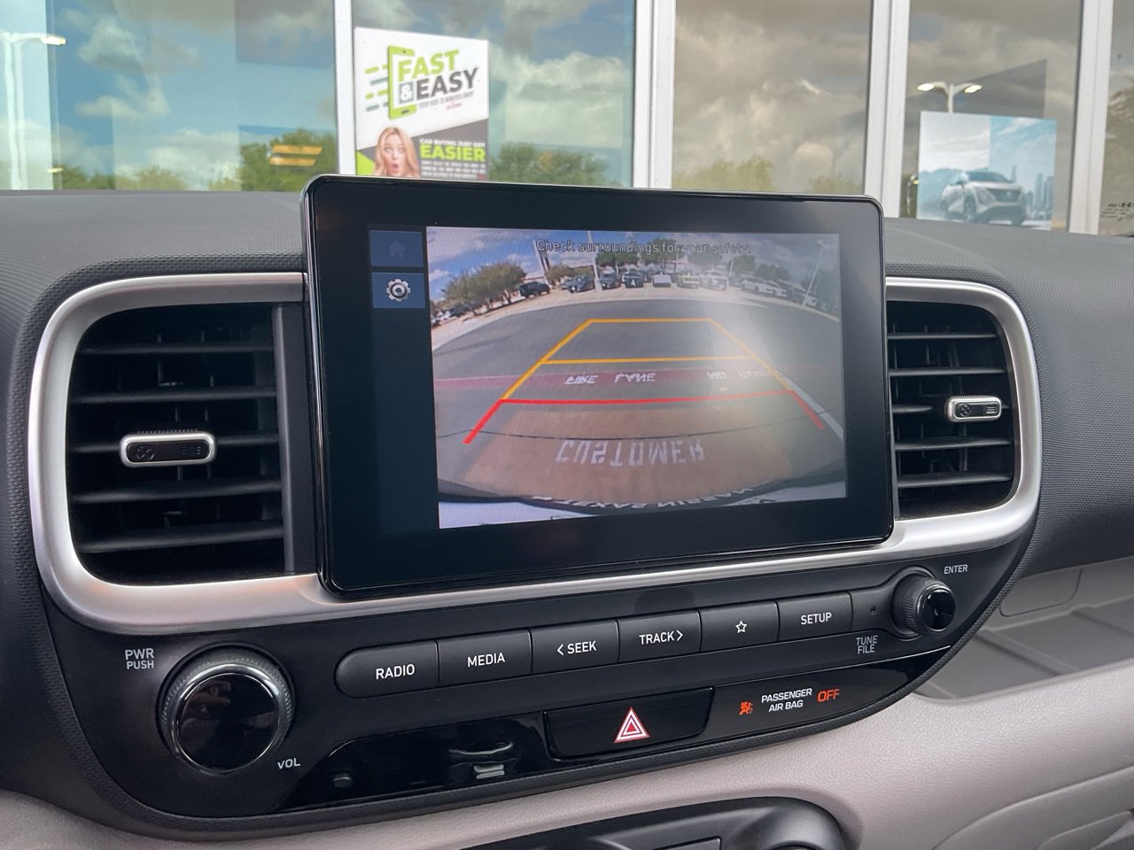 Used 2025 Hyundai Venue SEL FWD image 29