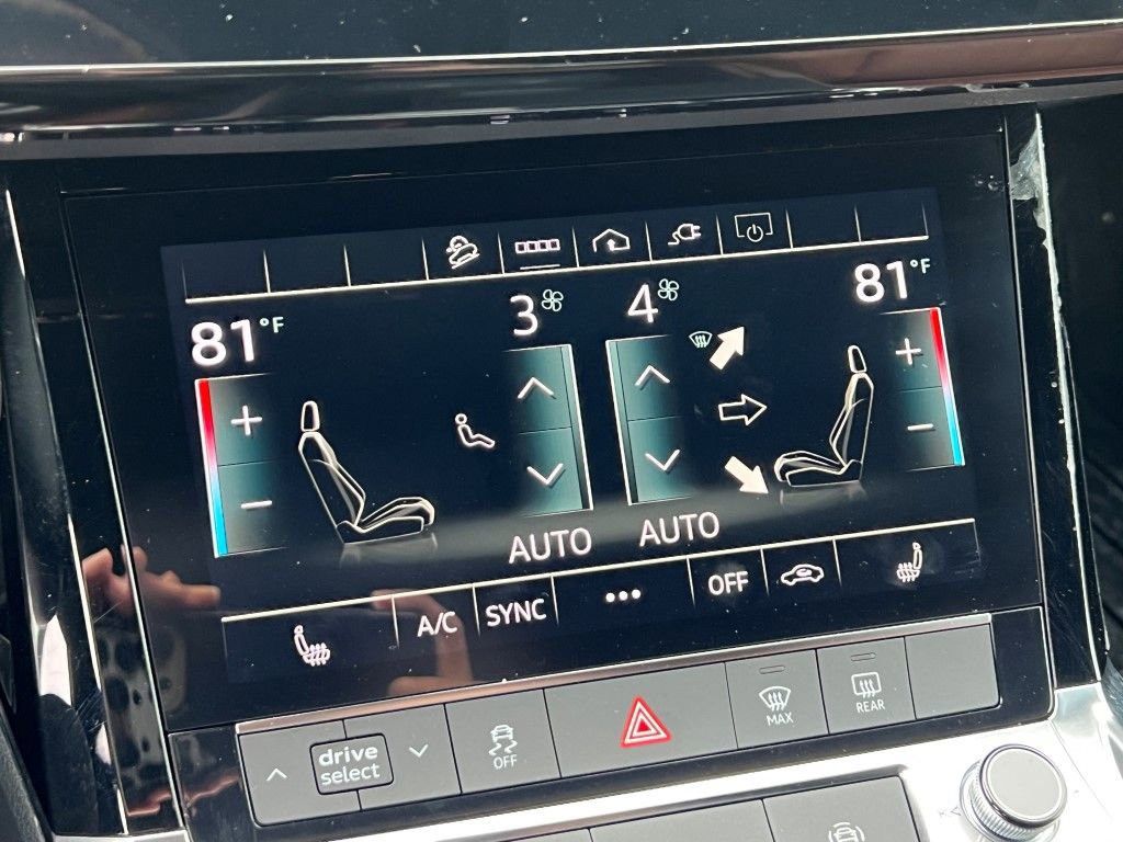 Certified 2022 Audi e-tron Premium w/ Convenience Plus Package image 31