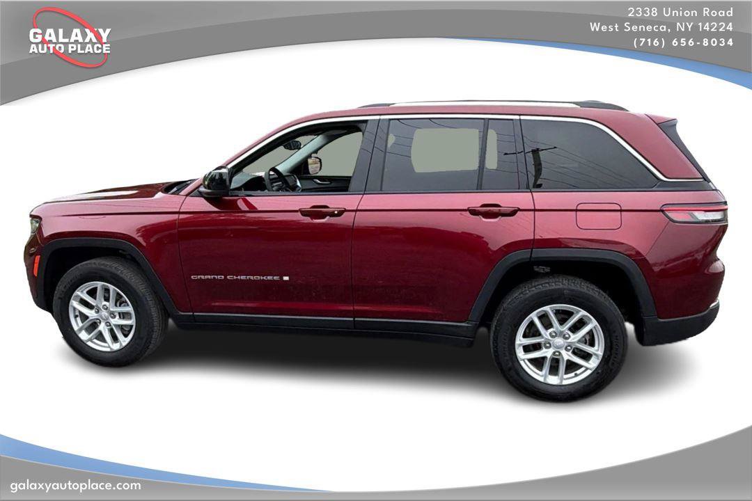 Used 2023 Jeep Grand Cherokee Laredo w/ Luxury Tech Group I AWD/4WD image 8