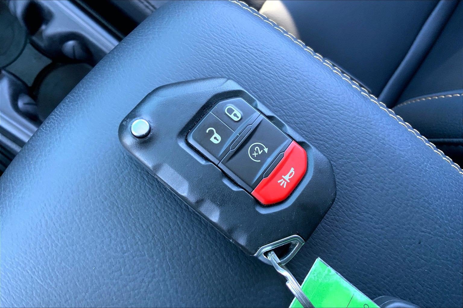 Used 2024 Jeep Wrangler Unlimited Sahara w/ Technology Group AWD/4WD image 14