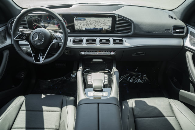 New 2026 Mercedes-Benz GLS 450 4MATIC image 21