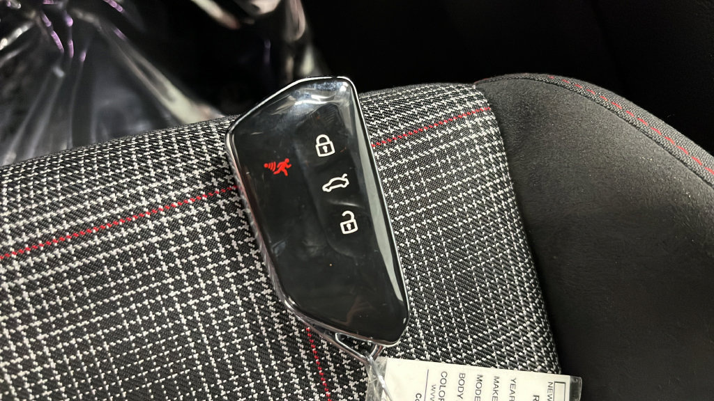 Used 2024 Volkswagen GTI SE FWD image 20