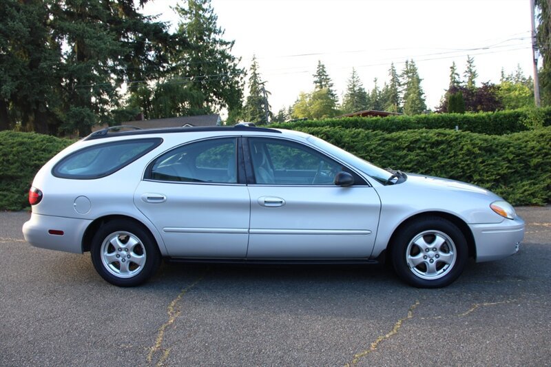 Used 2005 Ford Taurus SE FWD image 11
