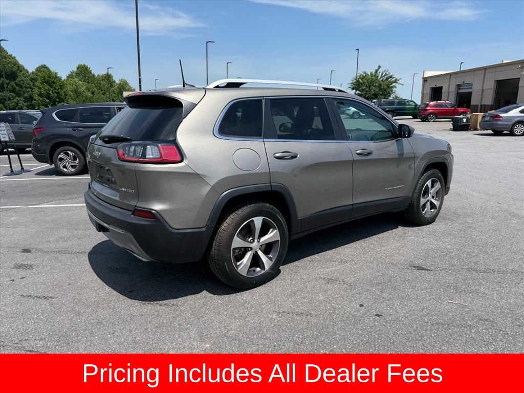 Used 2021 Jeep Cherokee Limited w/ Elite Package AWD/4WD image 3