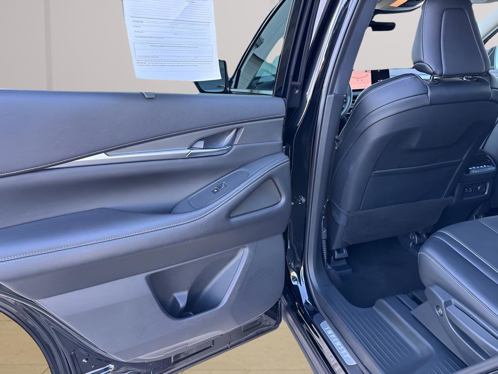 Used 2023 INFINITI QX60 Luxe FWD image 34