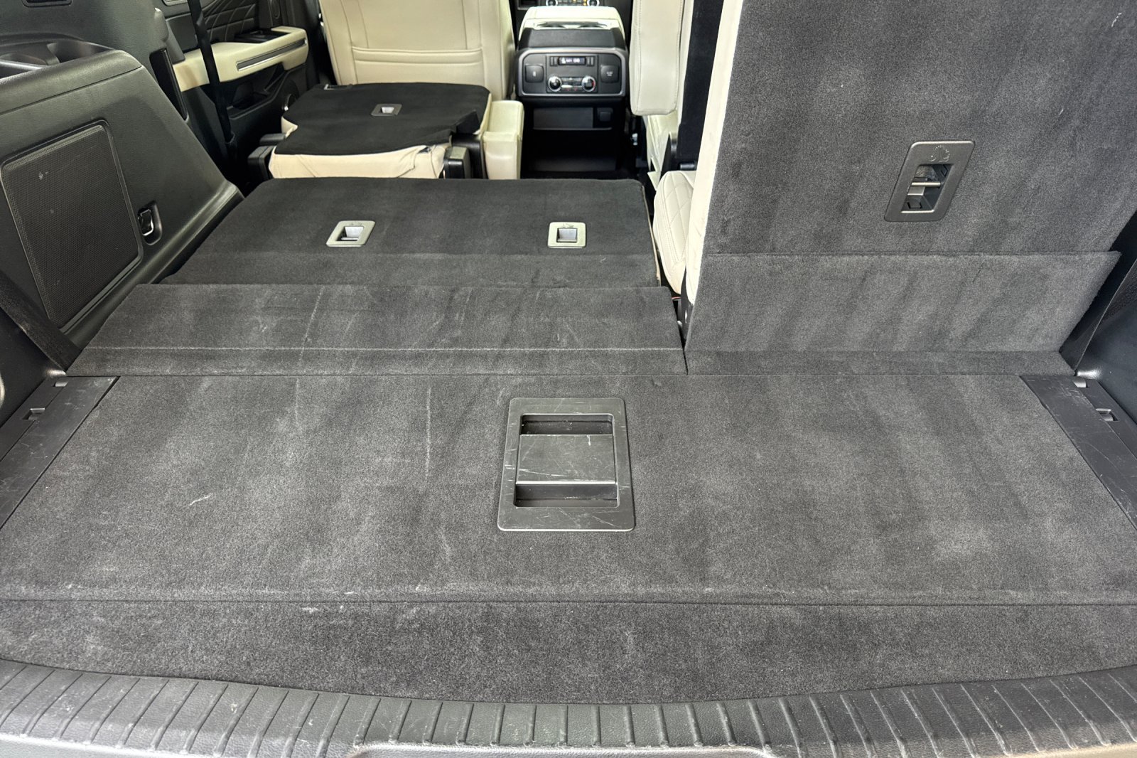 Used 2019 Ford Expedition Platinum RWD image 19