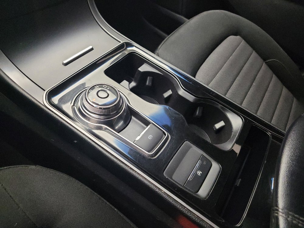 Used 2019 Ford Edge SE image 26