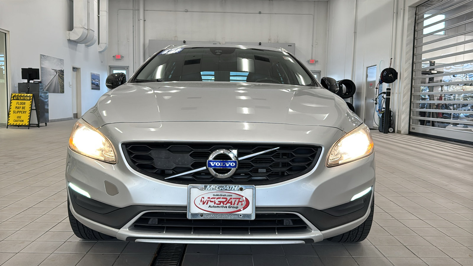 Used 2016 Volvo V60 T5 Cross Country w/ Convenience Package AWD/4WD image 10