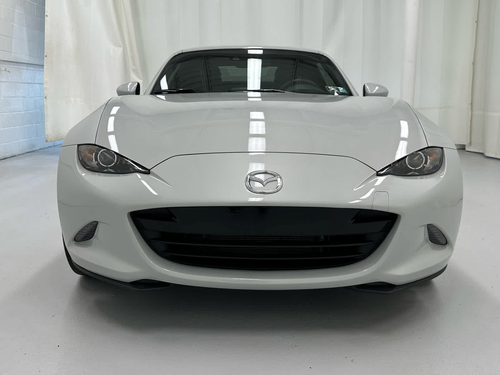Used 2017 MAZDA MX-5 Miata RF Grand Touring RWD image 12