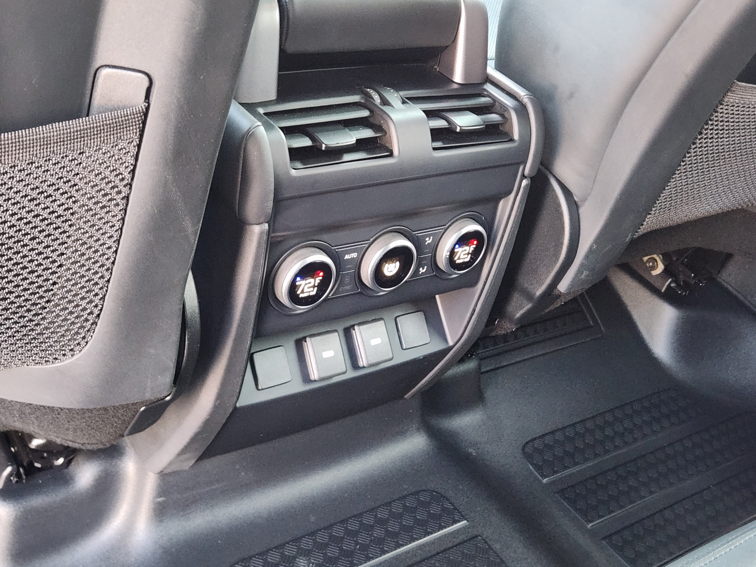 Certified 2023 Land Rover Defender 110 V8 AWD/4WD image 26