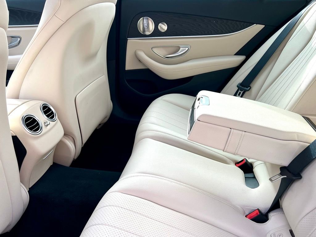 Certified 2022 Mercedes-Benz E 350 4MATIC Sedan image 20