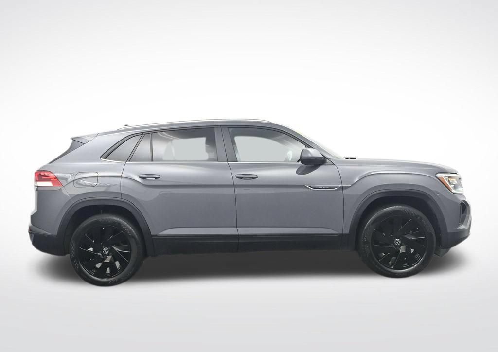 Used 2024 Volkswagen Atlas Cross Sport SE w/ Panoramic Sunroof Package AWD/4WD image 4