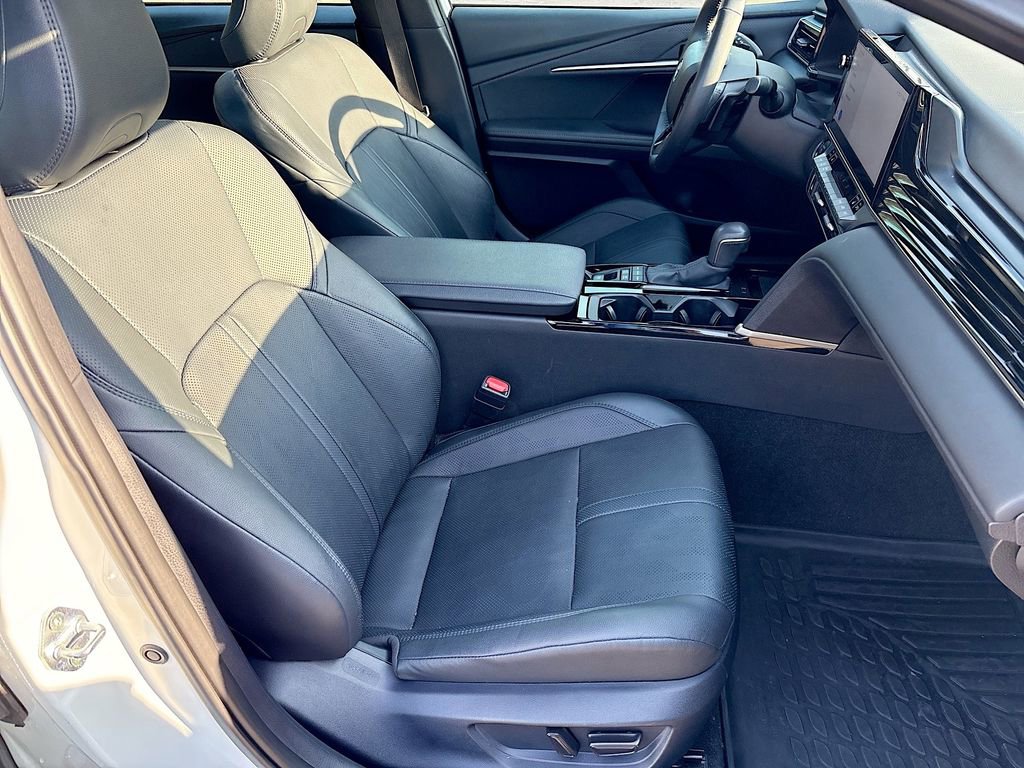 Used 2025 Toyota Camry XSE image 33