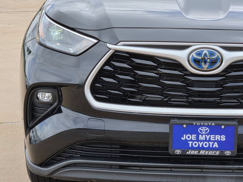 Used 2024 Toyota Highlander XLE FWD image 5