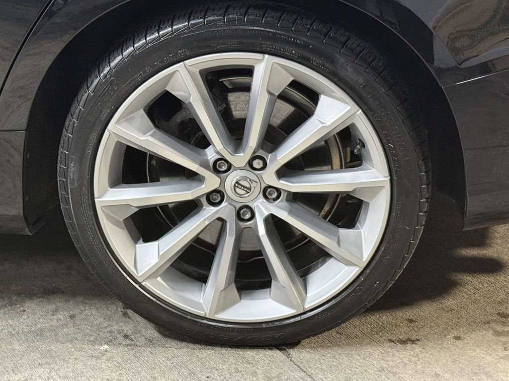 Used 2020 Volvo V60 T5 Momentum FWD image 13