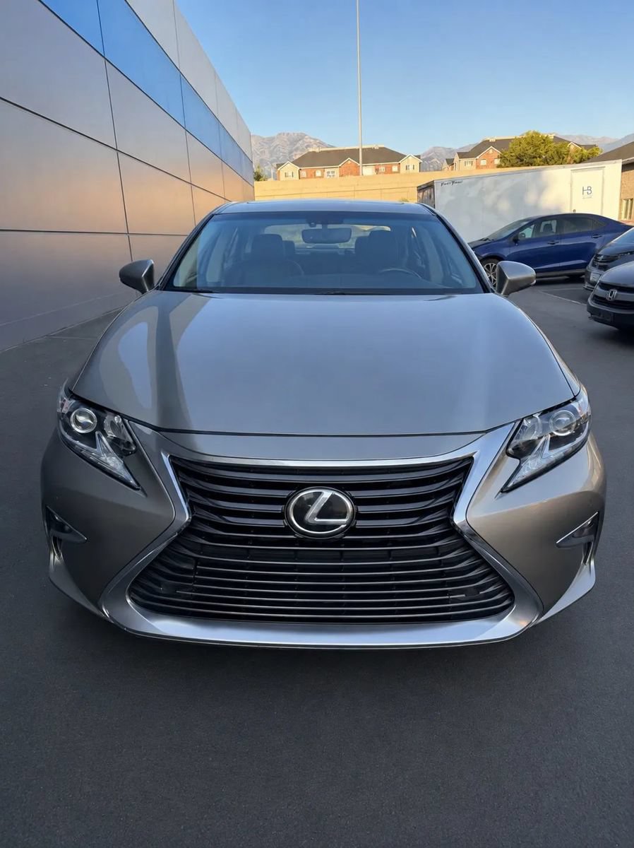 Used 2016 Lexus ES 350 w/ Navigation System Package FWD image 2