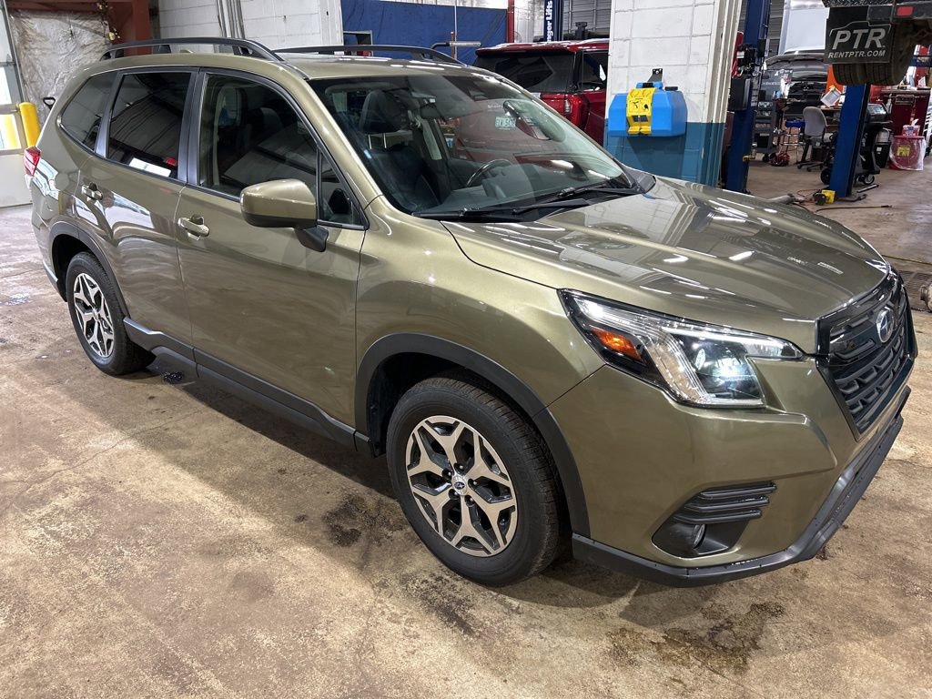 Used 2023 Subaru Forester Premium image 9