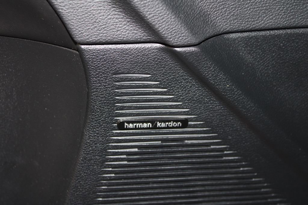 Used 2016 Dodge Challenger R/T Scat Pack w/ Leather Interior Group image 33