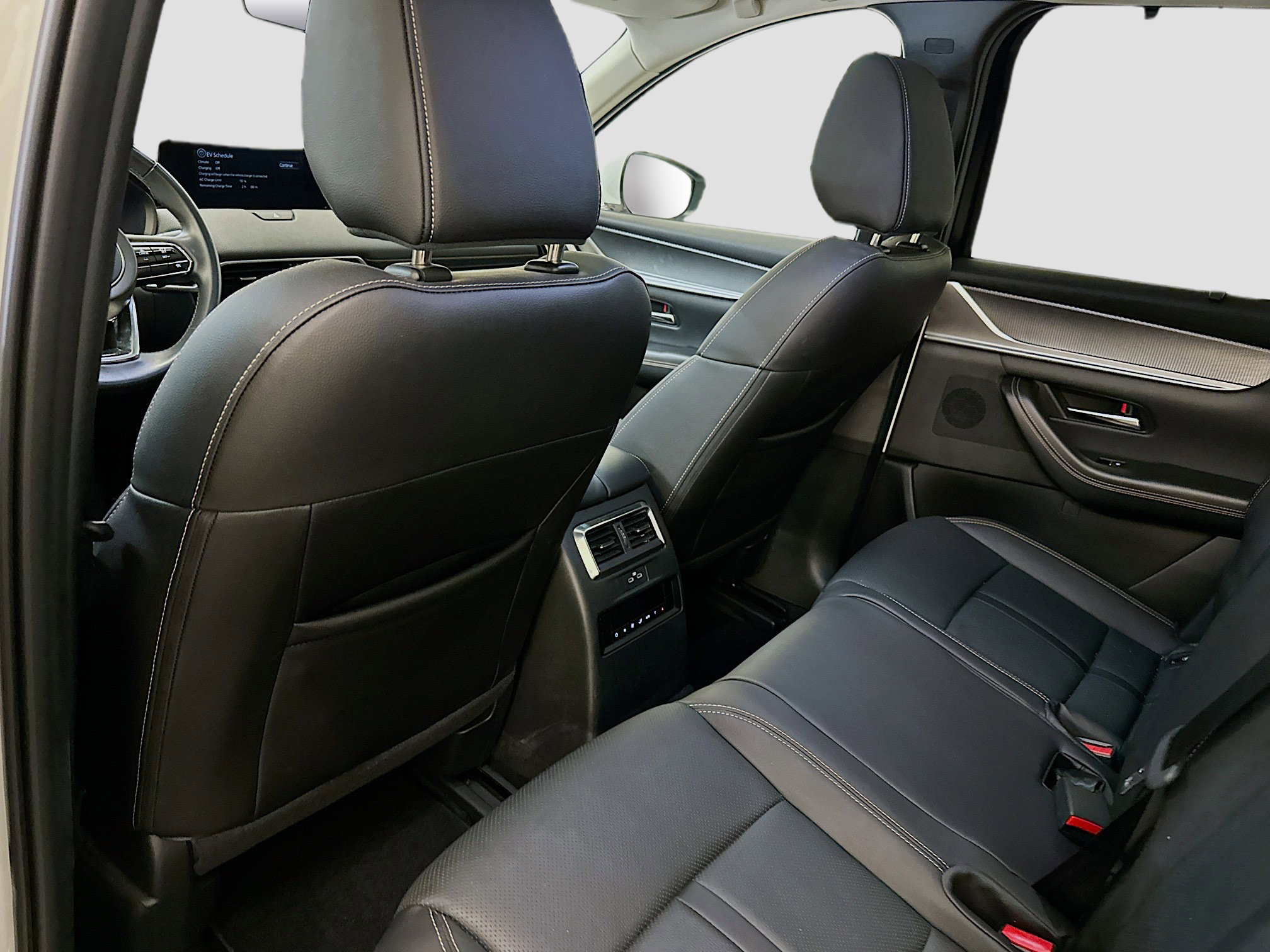 Used 2024 MAZDA CX-90 Plug-In Hybrid w/ Preferred AWD/4WD image 29