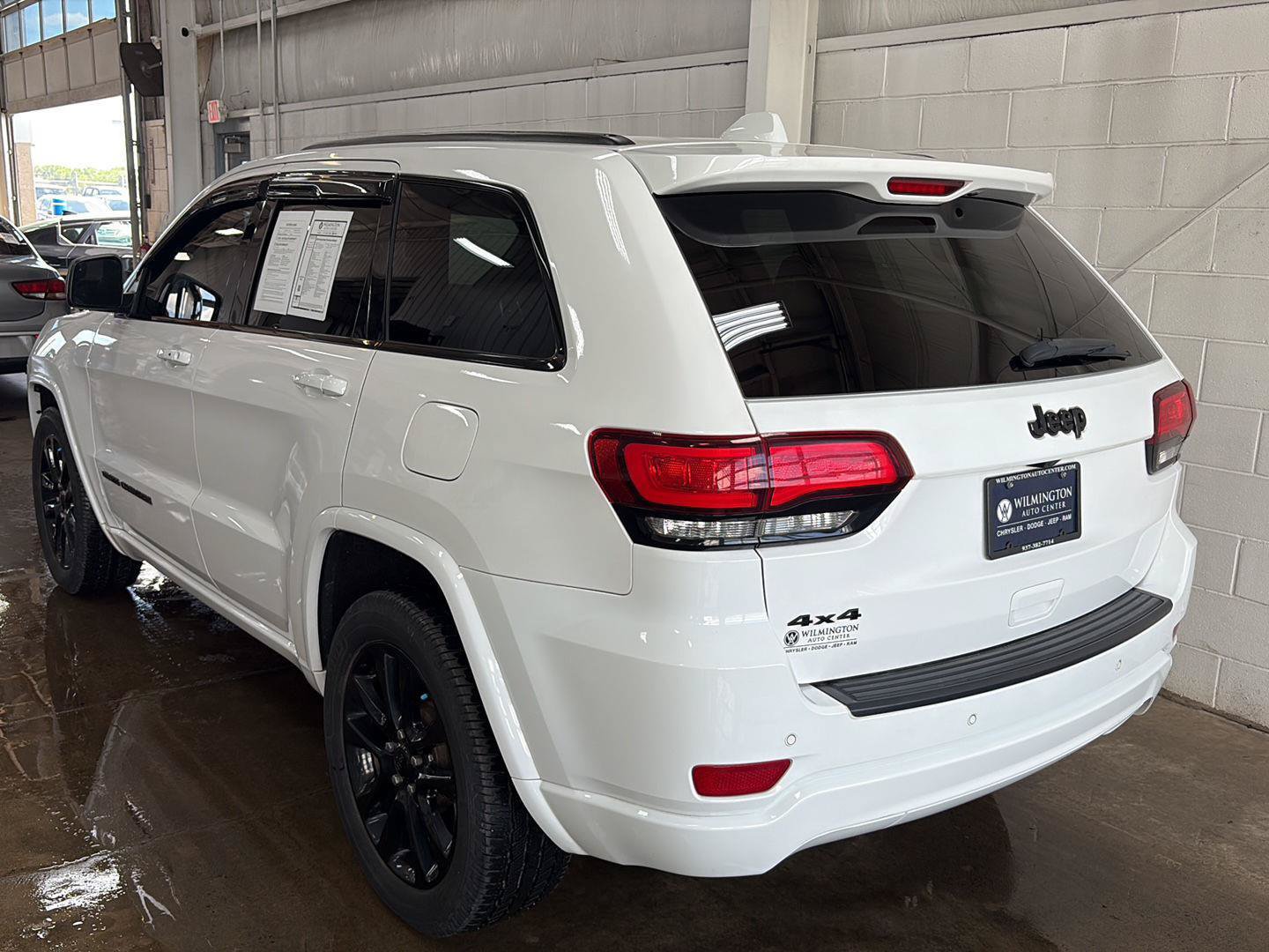 Used 2020 Jeep Grand Cherokee Altitude AWD/4WD image 40