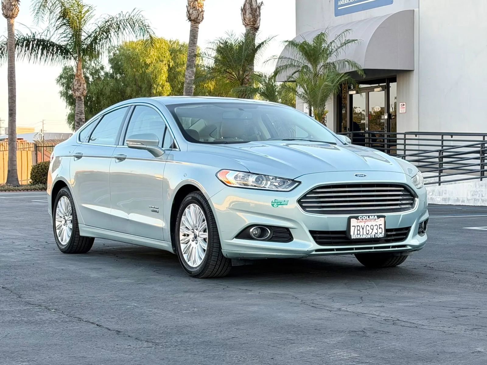 Used 2013 Ford Fusion Energi SE FWD image 2