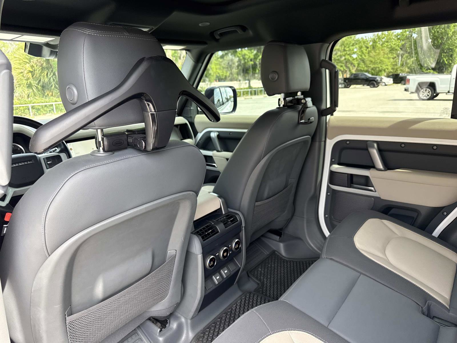 Used 2023 Land Rover Defender 110 X-Dynamic SE AWD/4WD image 14