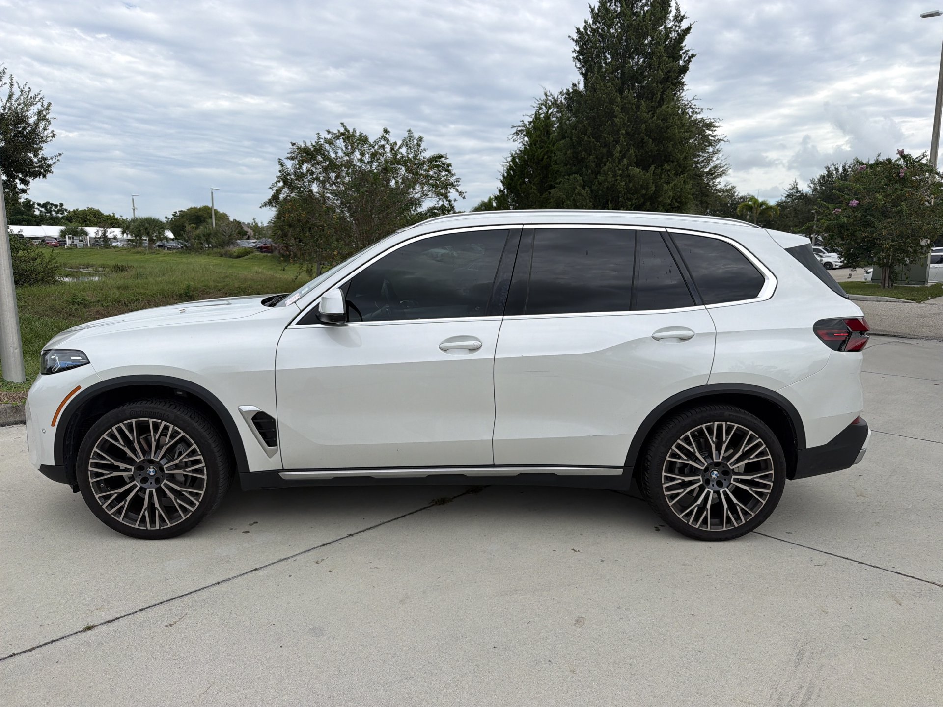 Used 2025 BMW X5 sDrive40i w/ Executive Package RWD image 6