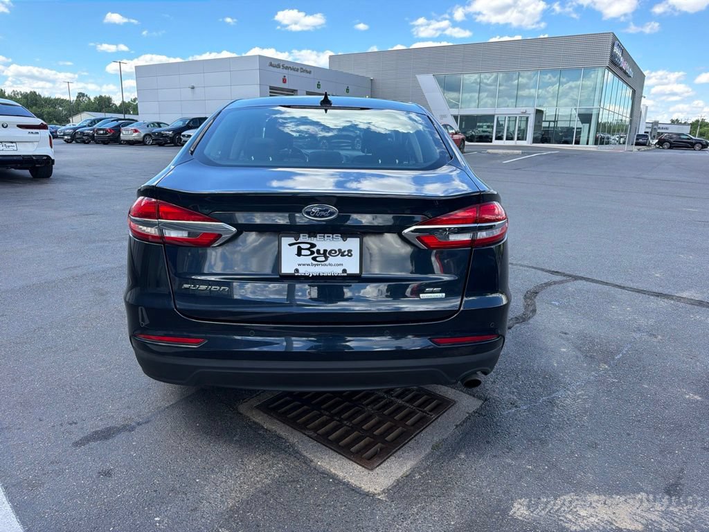 Used 2020 Ford Fusion SE FWD image 3