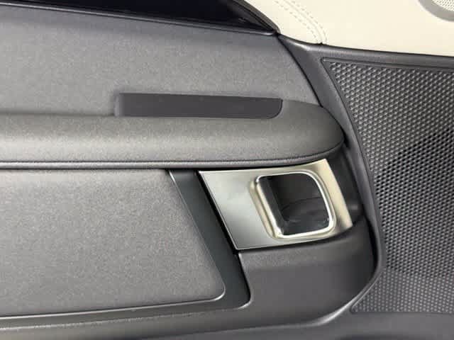 New 2026 Land Rover Discovery S AWD/4WD image 24