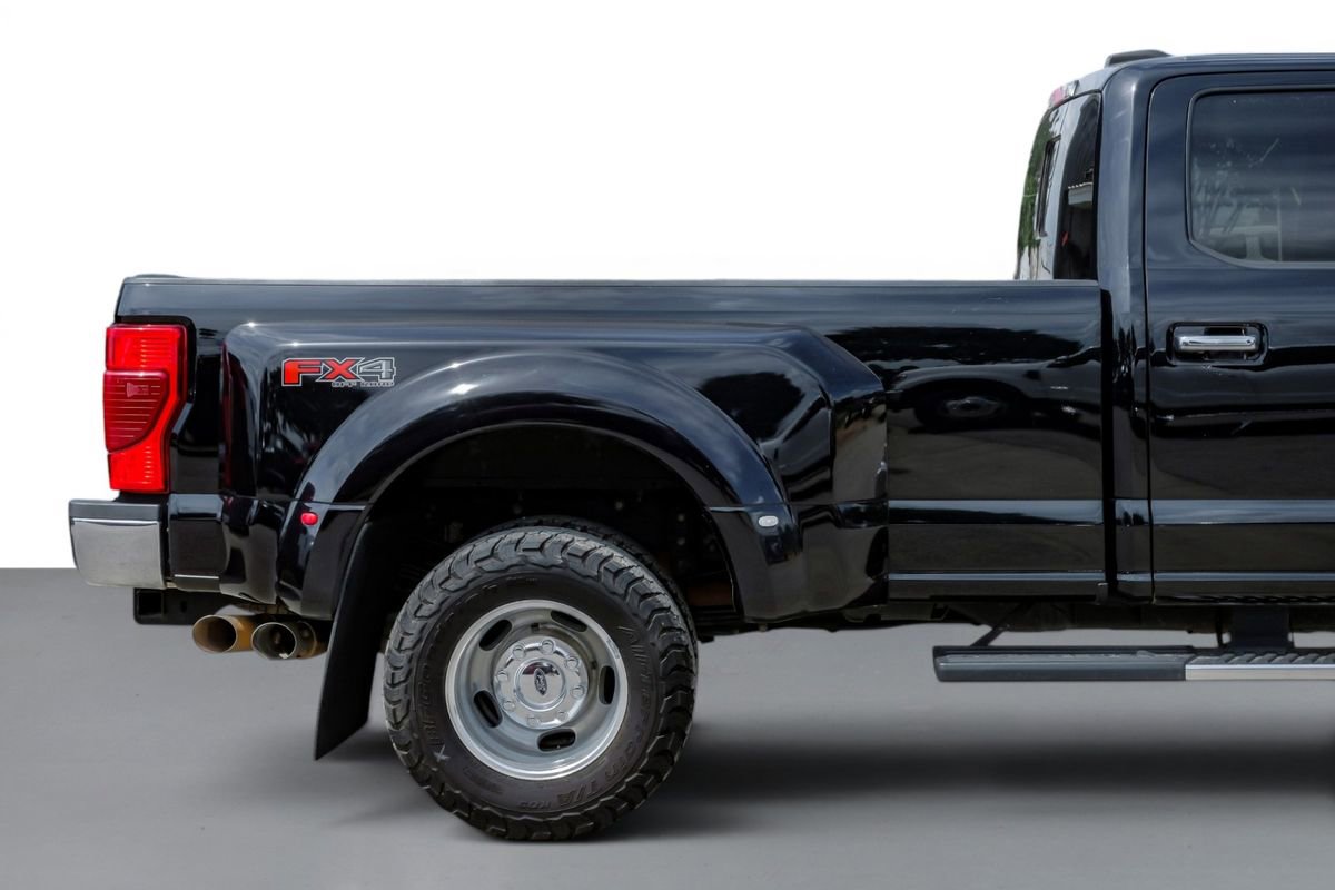 Used 2022 Ford F350 XLT w/ XLT Premium Package AWD/4WD image 6