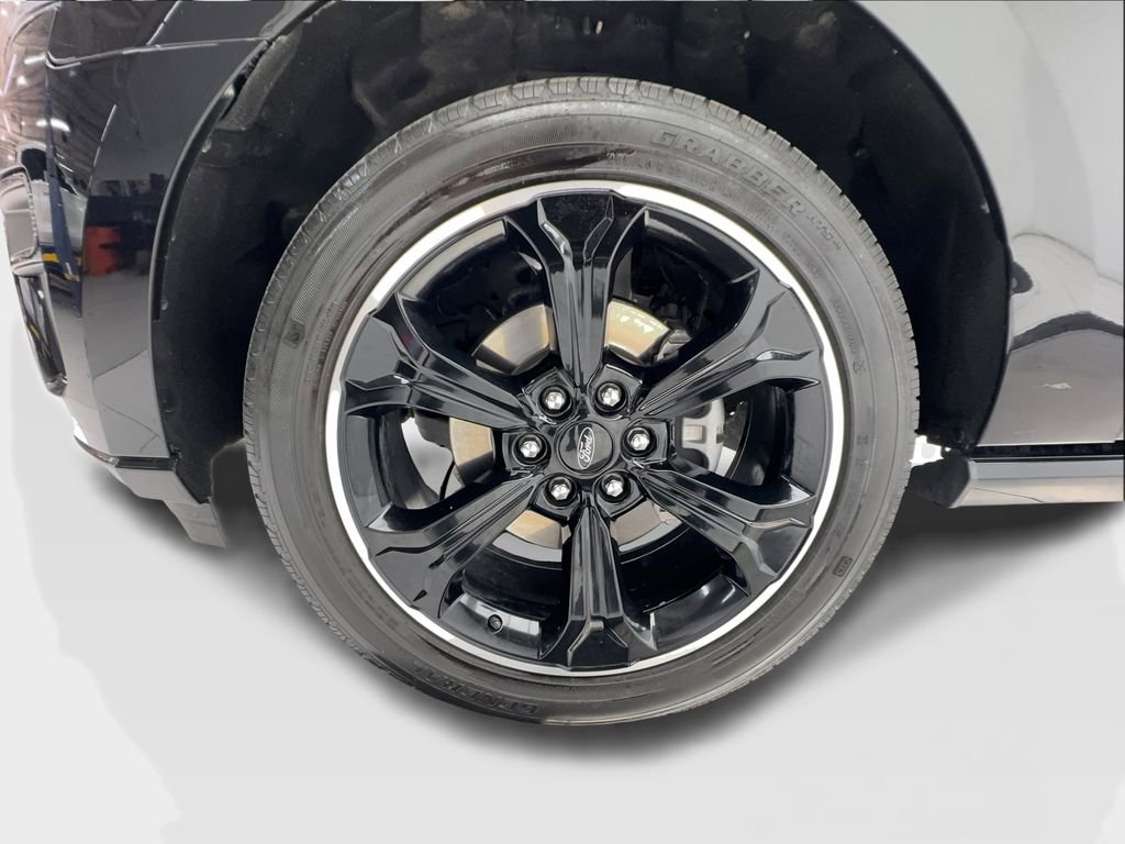 Used 2023 Ford Expedition Limited RWD image 13