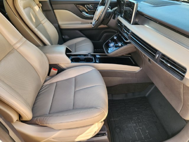 Used 2022 Lincoln Corsair AWD w/ Equipment Group 101A image 14
