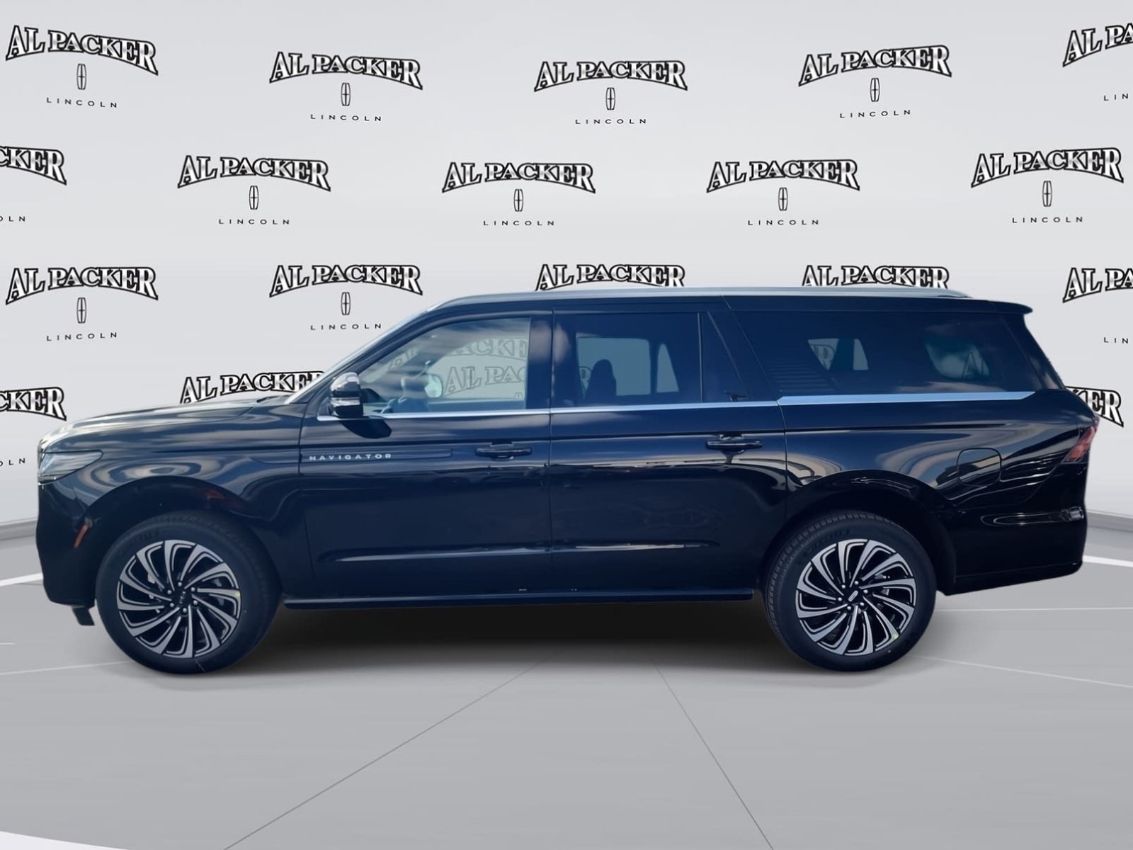 New 2025 Lincoln Navigator L Black Label AWD/4WD image 2