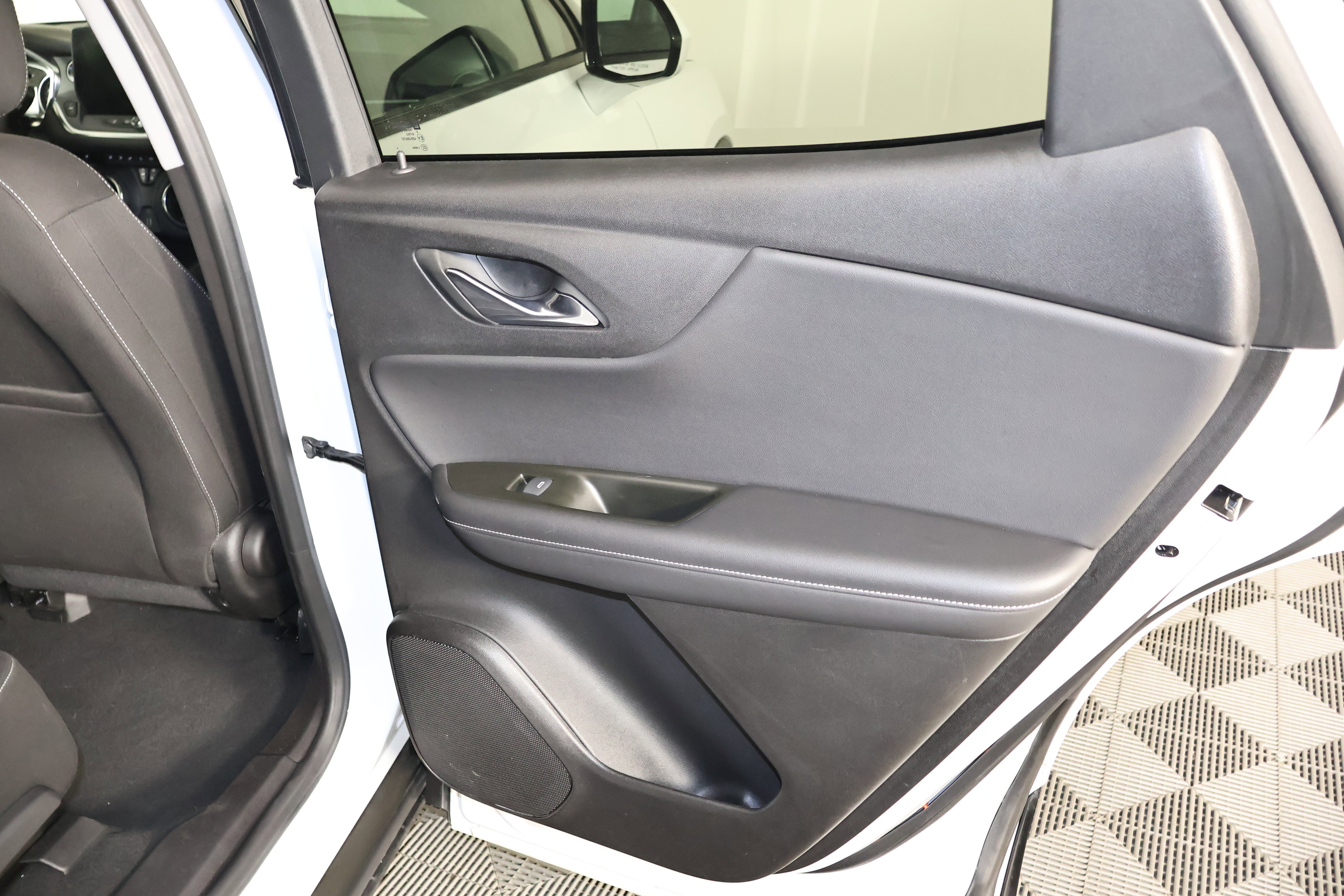 Used 2025 Chevrolet Blazer LT image 42