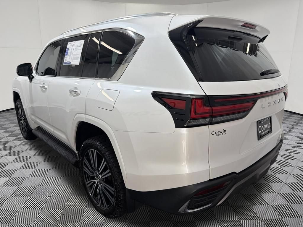 Used 2024 Lexus LX 600 4WD w/ Luxury Package image 4