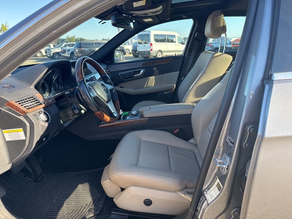 Used 2012 Mercedes-Benz E 350 4MATIC Sedan image 7