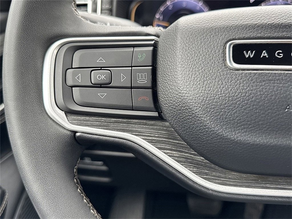 Used 2023 Jeep Wagoneer L Series II image 17