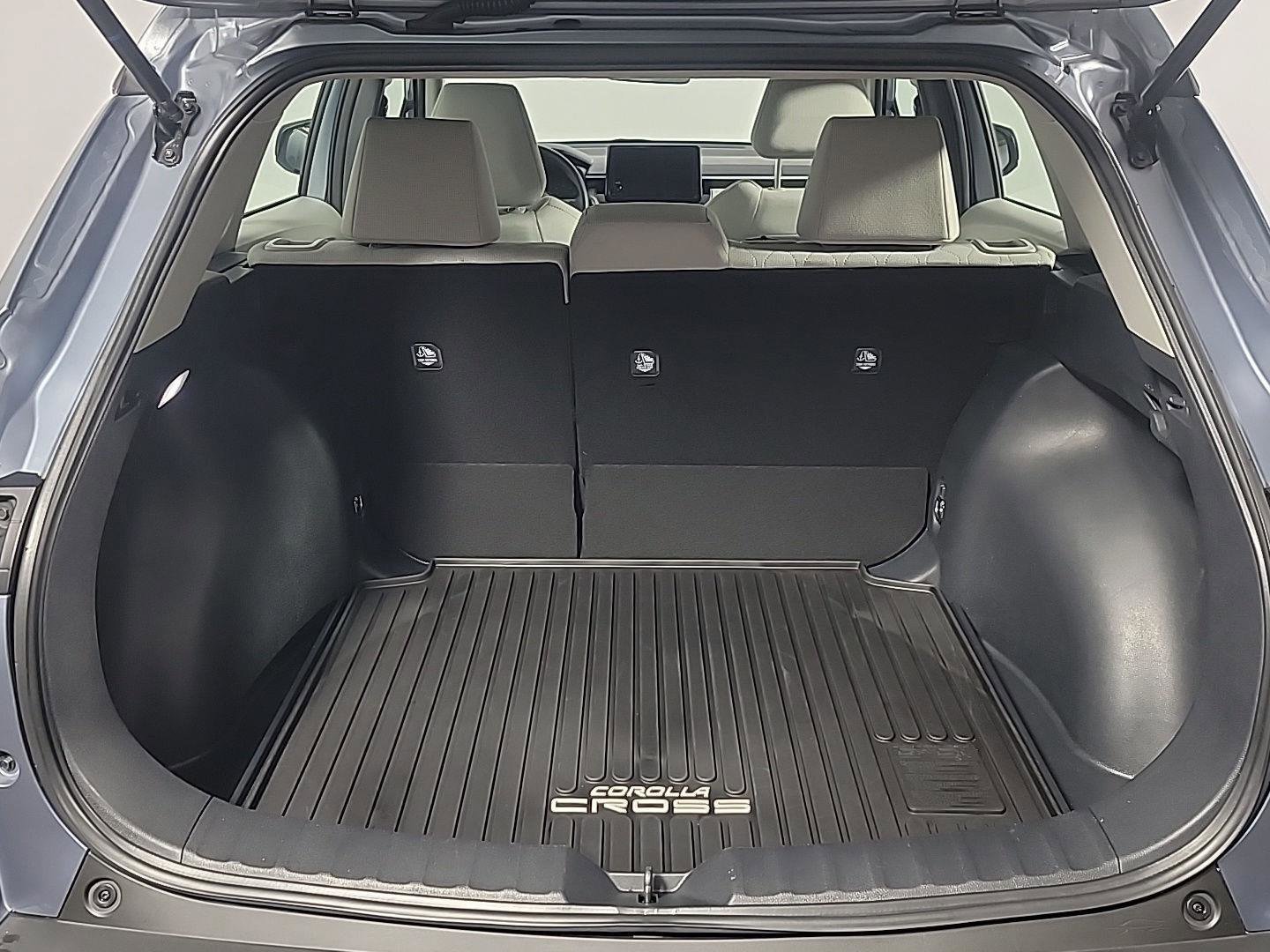 Used 2024 Toyota Corolla Cross L image 8