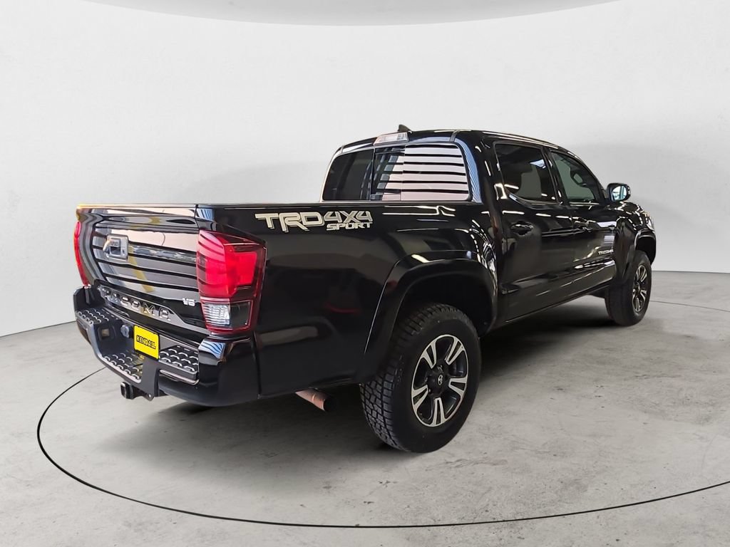 Used 2019 Toyota Tacoma TRD Sport AWD/4WD image 5