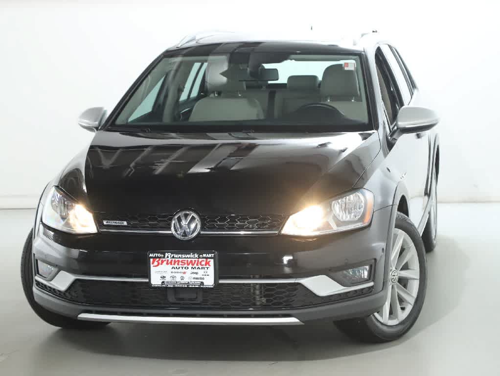 Used 2017 Volkswagen Golf Alltrack SE AWD/4WD image 3