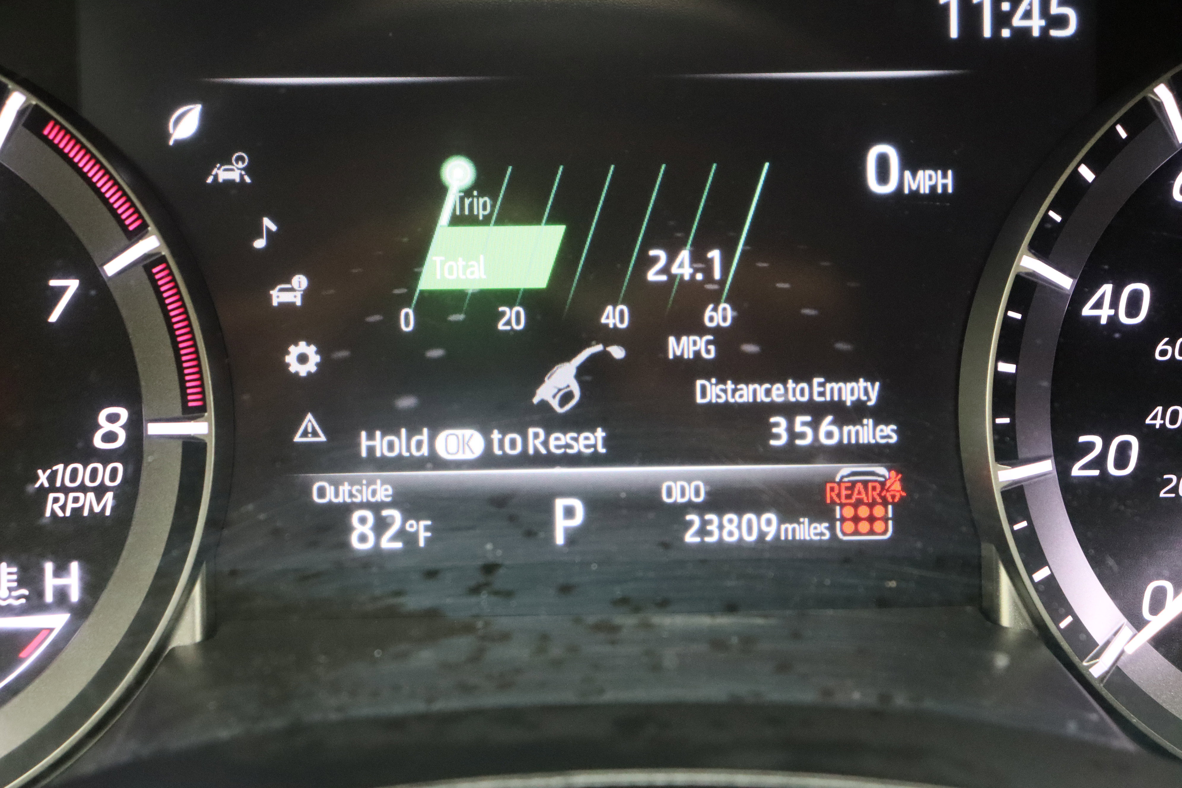 Used 2025 Toyota Highlander LE FWD image 42