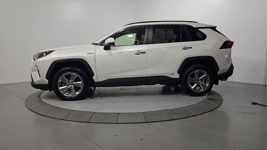 Used 2019 Toyota RAV4 Limited AWD/4WD image 2
