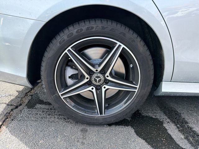 Used 2018 Mercedes-Benz E 400 E 400 image 13