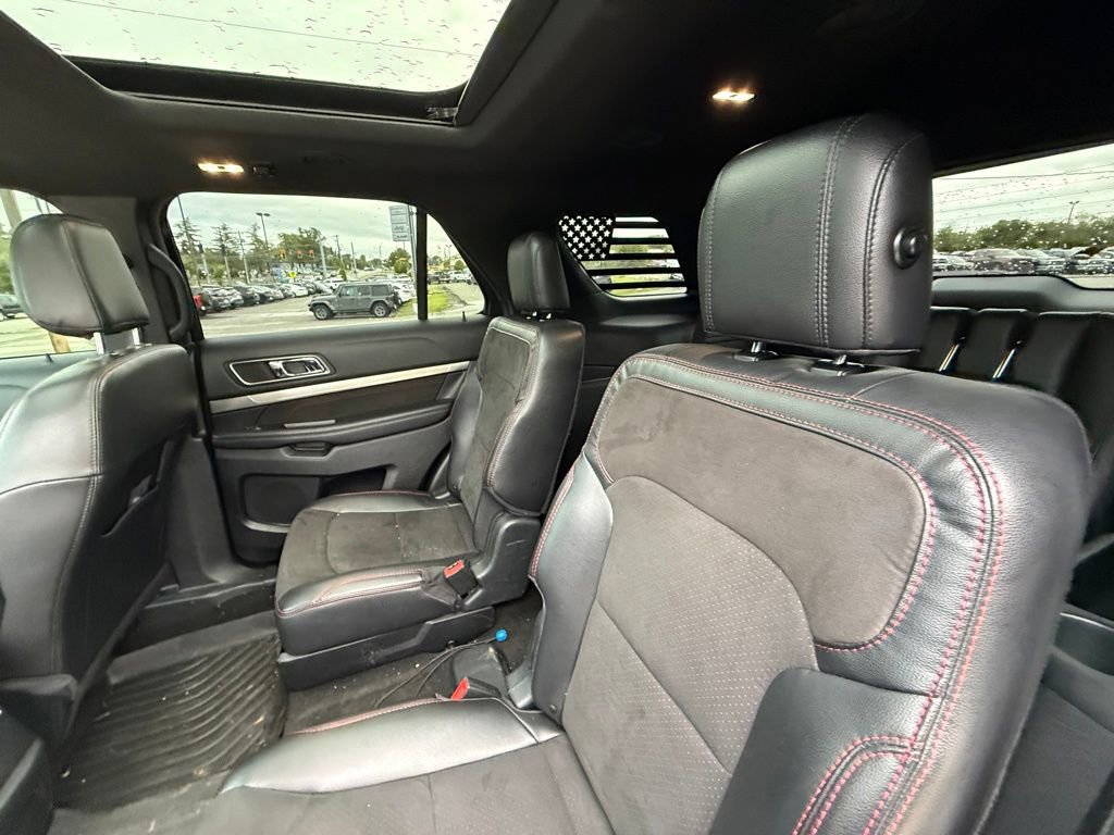 Used 2018 Ford Explorer XLT w/ Equipment Group 202A AWD/4WD image 25