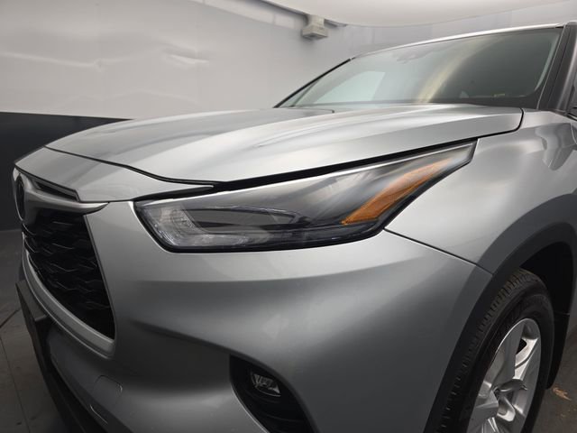 Used 2024 Toyota Highlander LE image 14