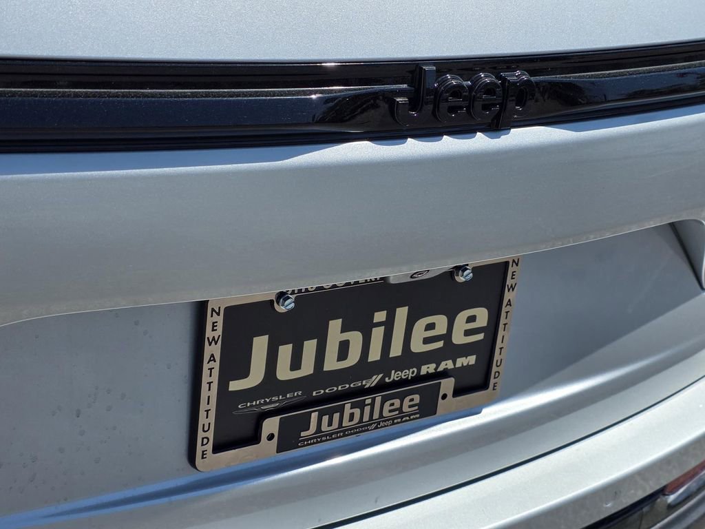 Used 2025 Jeep Grand Cherokee Altitude image 29