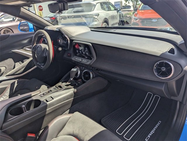 Used 2022 Chevrolet Camaro ZL1 image 17