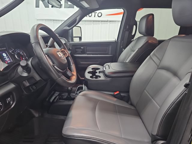 Used 2024 RAM 3500 Tradesman w/ Chrome Appearance Group AWD/4WD image 9