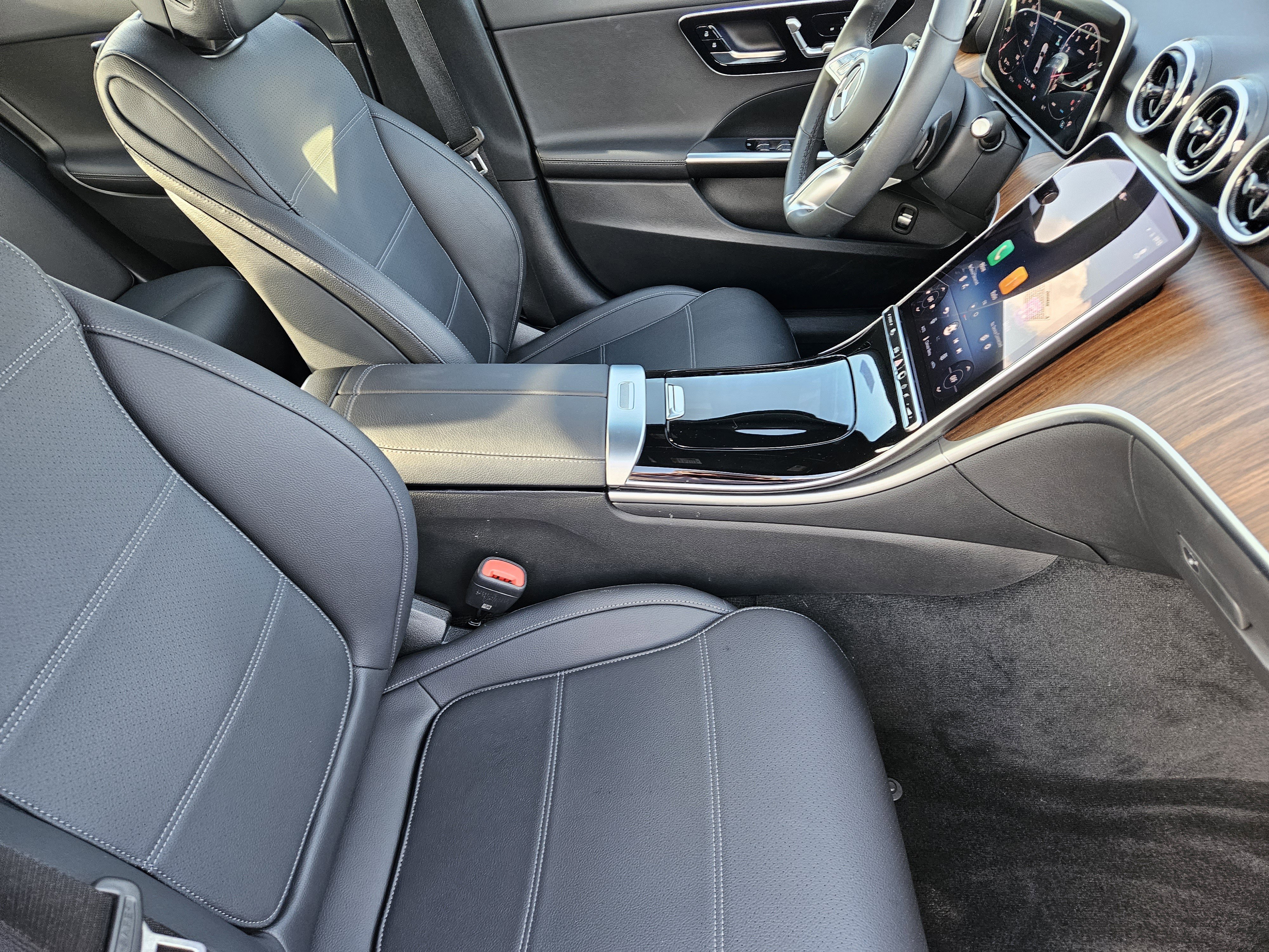 Used 2025 Mercedes-Benz C 300 Sedan image 14